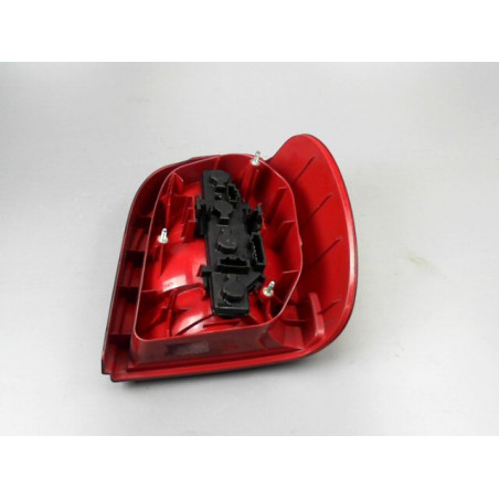 FEU ARRIERE GAUCHE  VOLKSWAGEN POLO III Phase 2 (6N) 1999-2001