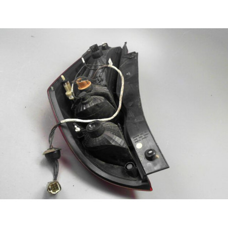 FEU ARRIERE DROIT OPEL AGILA
