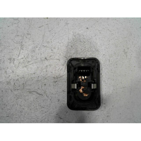 COMMANDE LEVE-GLACE PORTE AVD OPEL CORSA