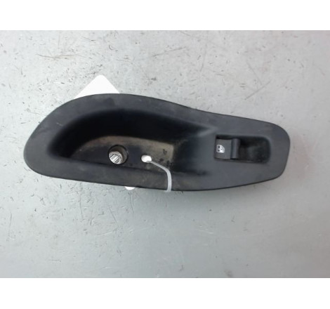 COMMANDE LEVE-GLACE PORTE ARD FIAT 500X