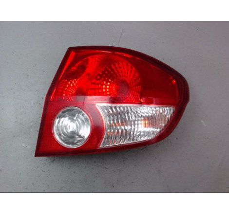 FEU ARRIERE DROIT HYUNDAI GETZ Phase 1 2002-2005