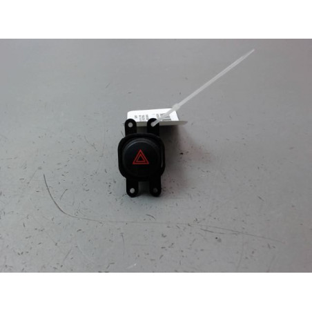 BOUTON DE WARNING NISSAN PATHFINDER