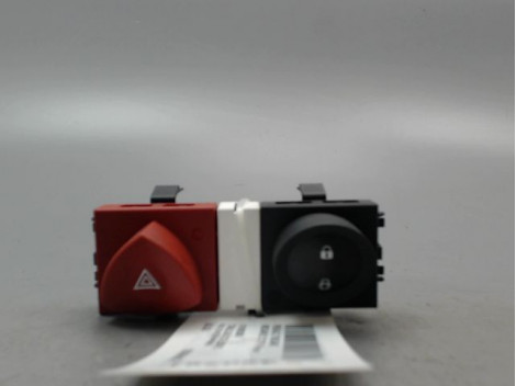 BOUTON DE WARNING RENAULT MEGANE CC 2P II Phase 1 2003-2005
