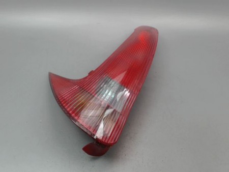 FEU ARRIERE GAUCHE  PEUGEOT 206 SW 2002-2006