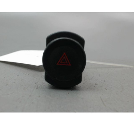 BOUTON DE WARNING DACIA SANDERO I 2008-2012