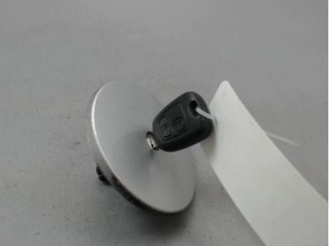 BOUCHON RESERVOIR A CARBURANT PEUGEOT 206 + 2009-2013