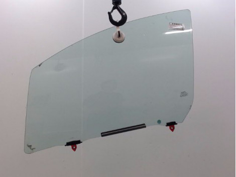 GLACE PORTE AVANT GAUCHE TOYOTA YARIS 2005-