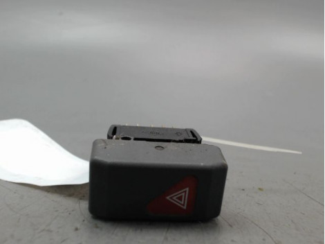 BOUTON DE WARNING RENAULT CLIO I Phase 2 1994-1996