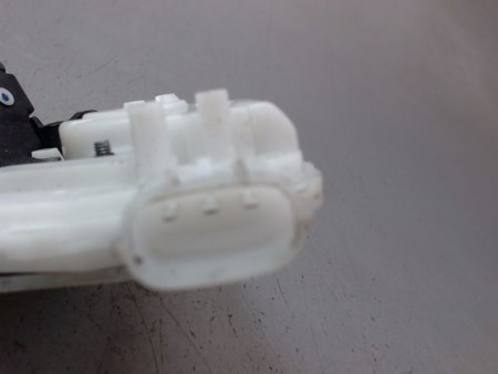 SERRURE HAYON  TOYOTA YARIS 2005-