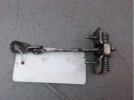 TIRANT PORTE AVANT DROIT DACIA DUSTER BREAK Phase 1 2010-2013