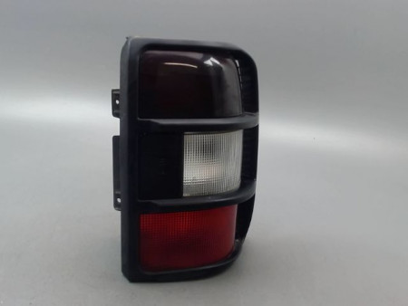 FEU ARRIERE DROIT MITSUBISHI PAJERO 2003-