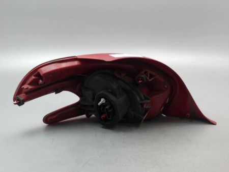 FEU ARRIERE DROIT PEUGEOT 208