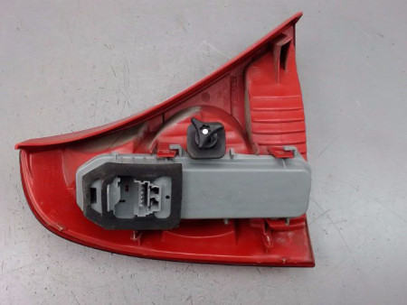 FEU ARRIERE DROIT RENAULT CLIO II Phase 2 2001-2006