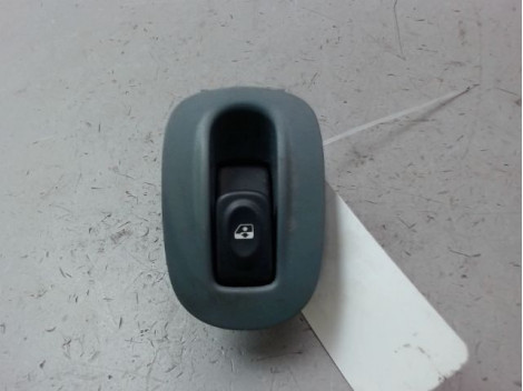 COMMANDE LEVE-GLACE PORTE AVD RENAULT MEGANE SCENIC MONOSP. I Phase 1 1996-1999